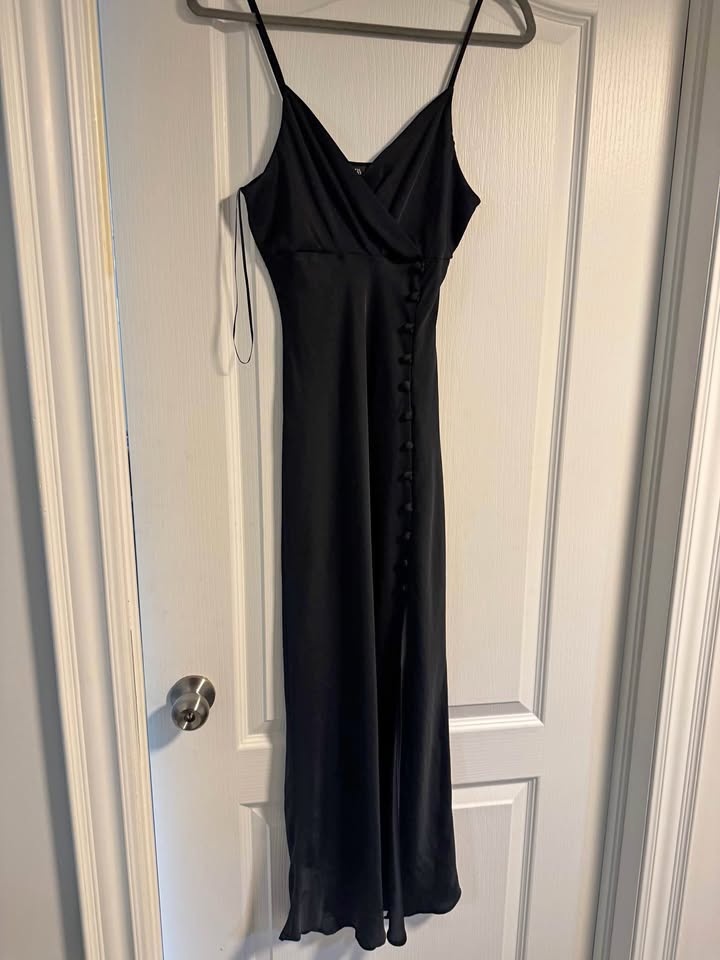 Women’s Clothing Bundle #5: Dresses and Skirt (5 items)