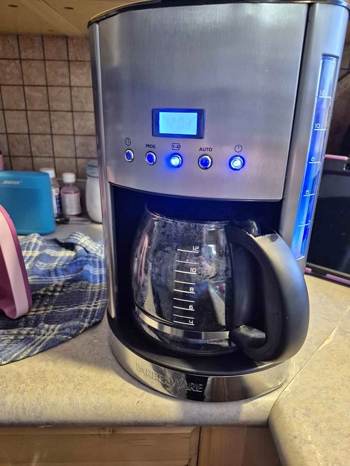 Farberware Coffee Maker and Filters
