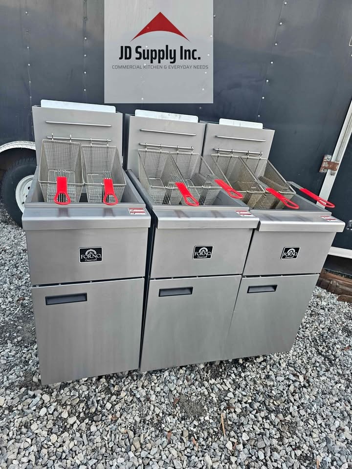 Forno 15.5 in. 40 lb Stainless Steel Natural Gas Commercial Deep