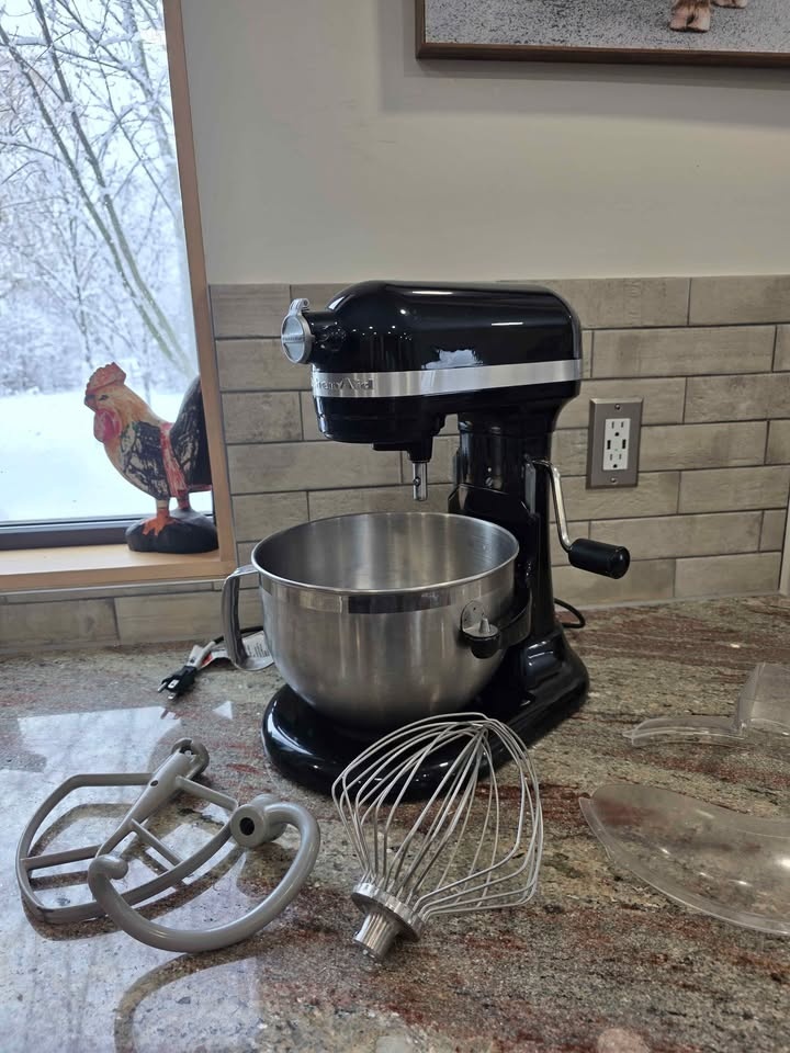 Kitchenaid 590W 6qt Stand Mixer For Sale - photo 3