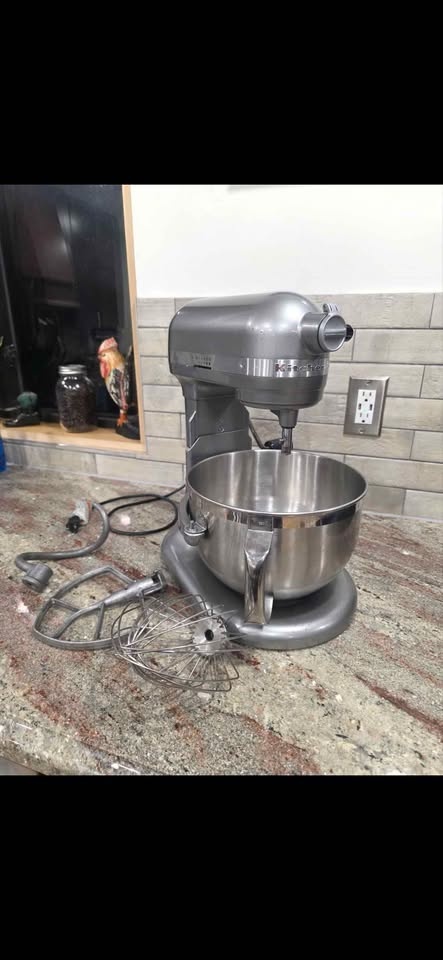 Kitchenaid 590w 6Qt Stand Mixer For Sale - photo 3