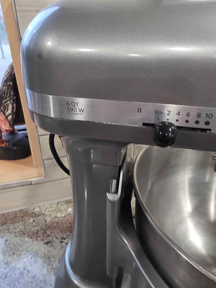 Kitchenaid 590W 6Qt Stand Mixer For Sale - photo 2