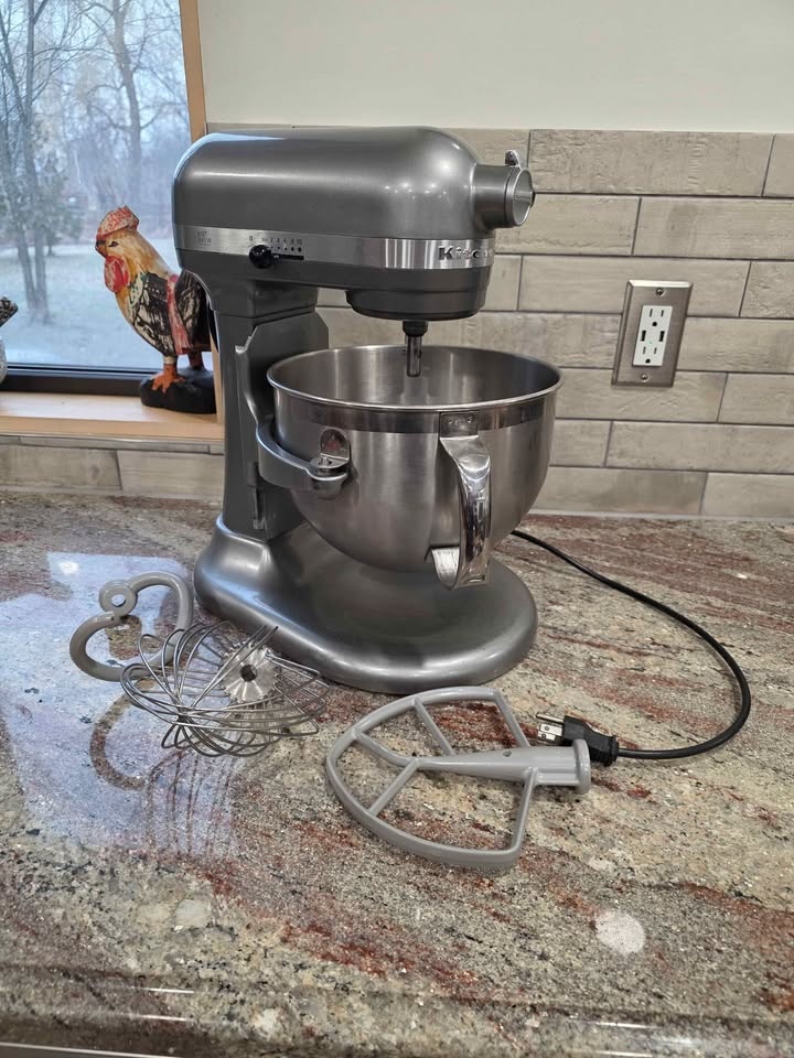 Kitchenaid 590W 6Qt Stand Mixer For Sale - photo 3