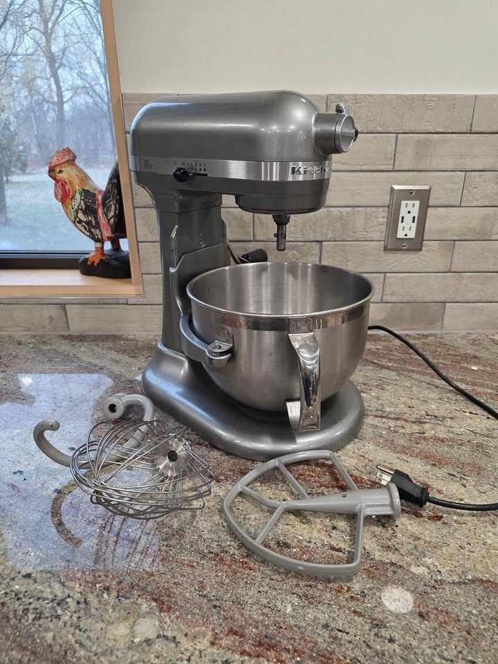 Kitchenaid 590W 6Qt Stand Mixer For Sale - photo 4