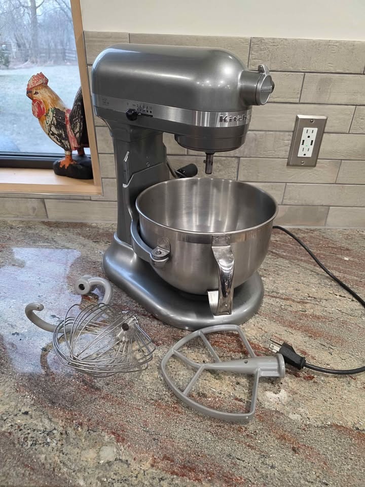 Kitchenaid 590W 6Qt Stand Mixer For Sale - photo 5