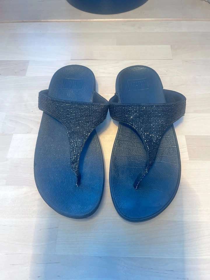 Fitflop LULU Crystal Toe-Post Sandals US 6-7