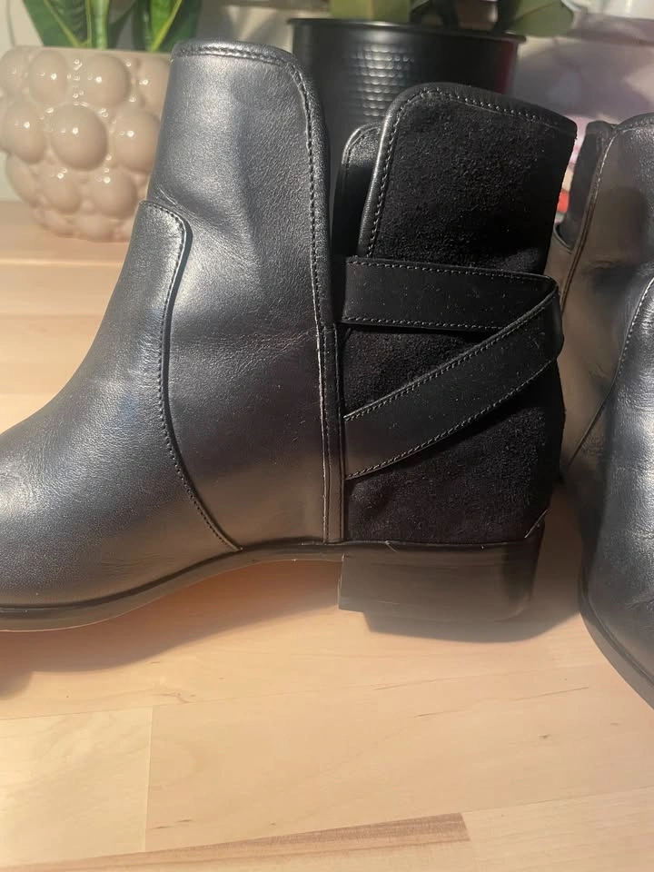 Michael Kors Salem Black Leather/Suede Ankle Booties - Size 7 - photo 4