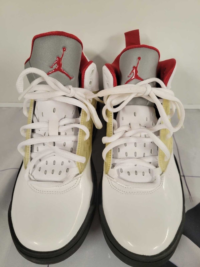 Youth Nike Basketball Shoes Size 6Y - Like New