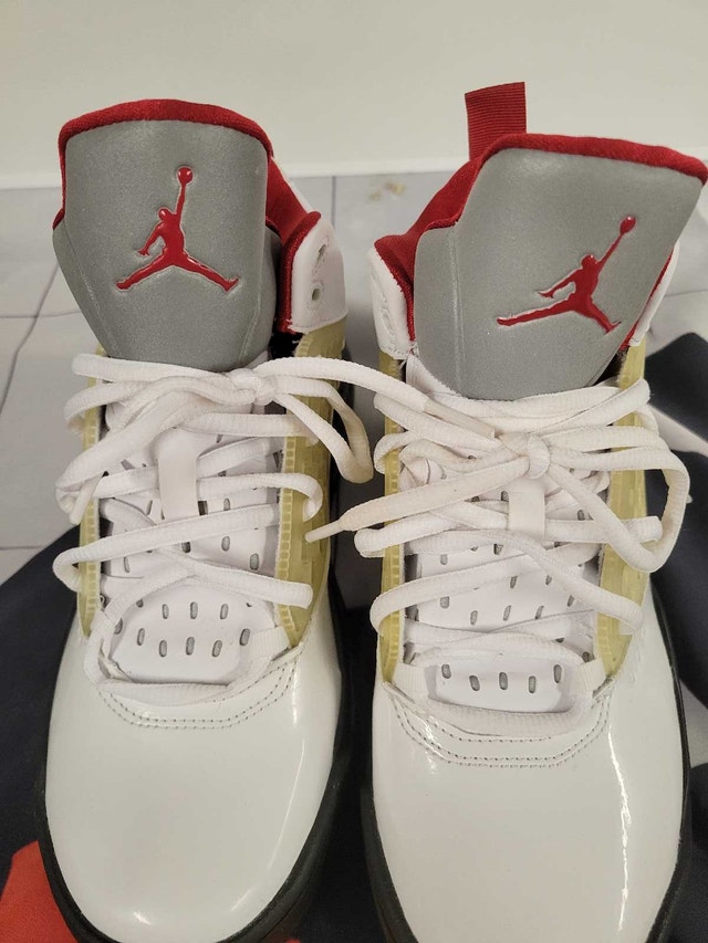 Youth Nike Basketball Shoes Size 6Y - Like New - photo 5