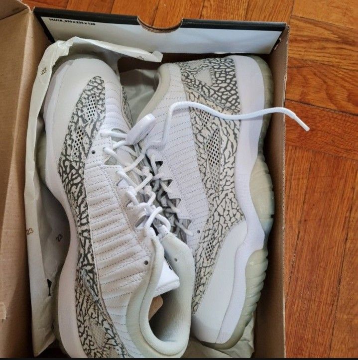 NEW: Air Jordan 11 Retro Low - Sz 10.5US - photo 3