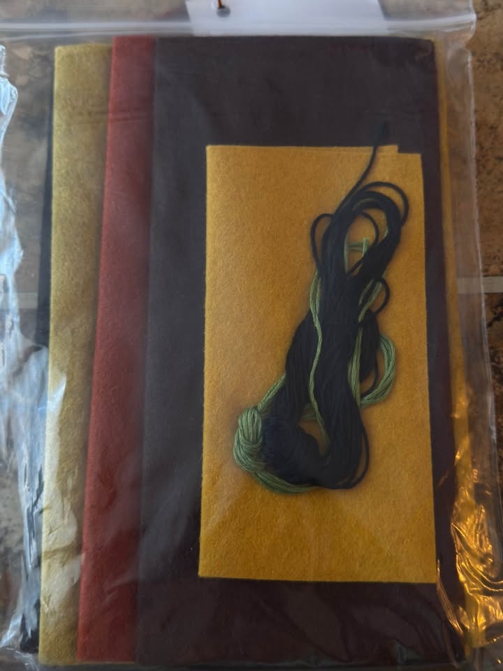 Felt Project Kit: Owl Door Charmer - photo 2