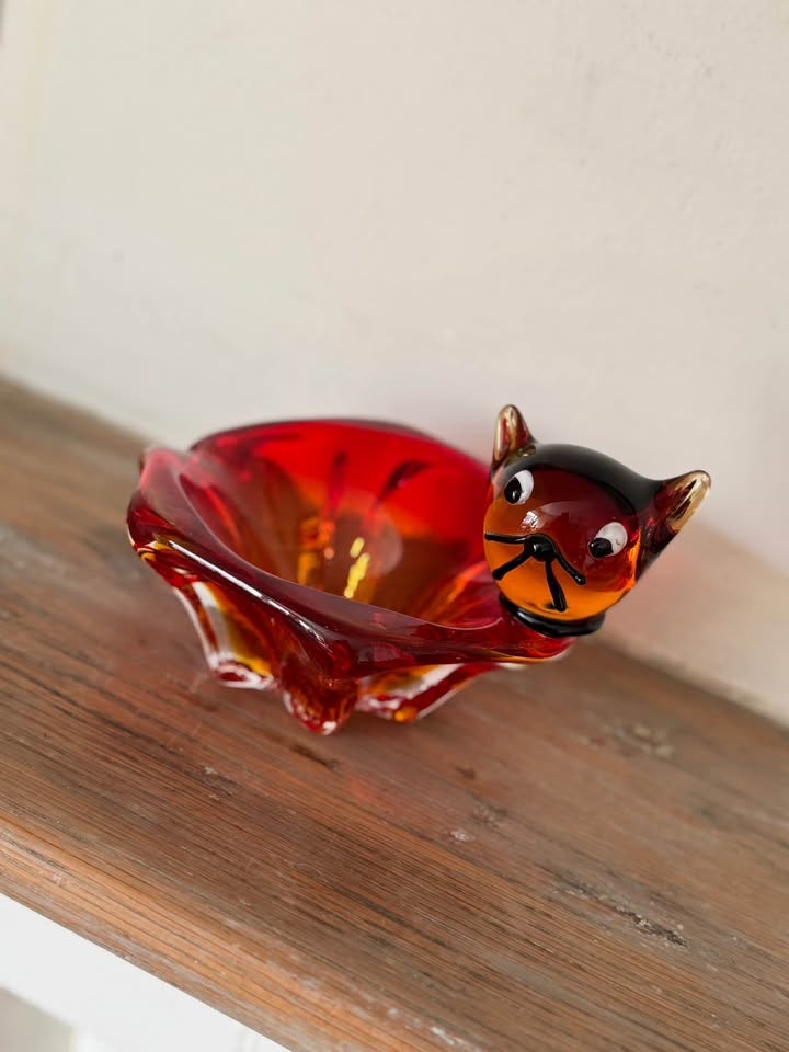 Vintage Mid-Century Art Glass Cat Bowl – Amber & Red Murano Styl - photo 2