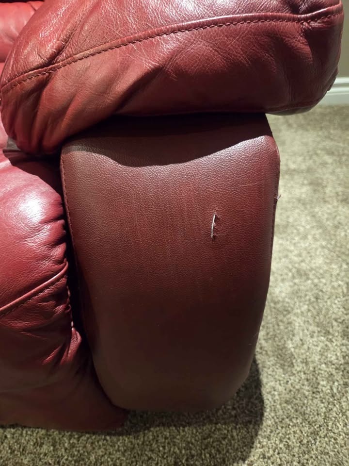 Red couch (NEED GONE) - photo 3