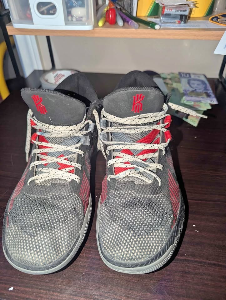 Basketball shoes