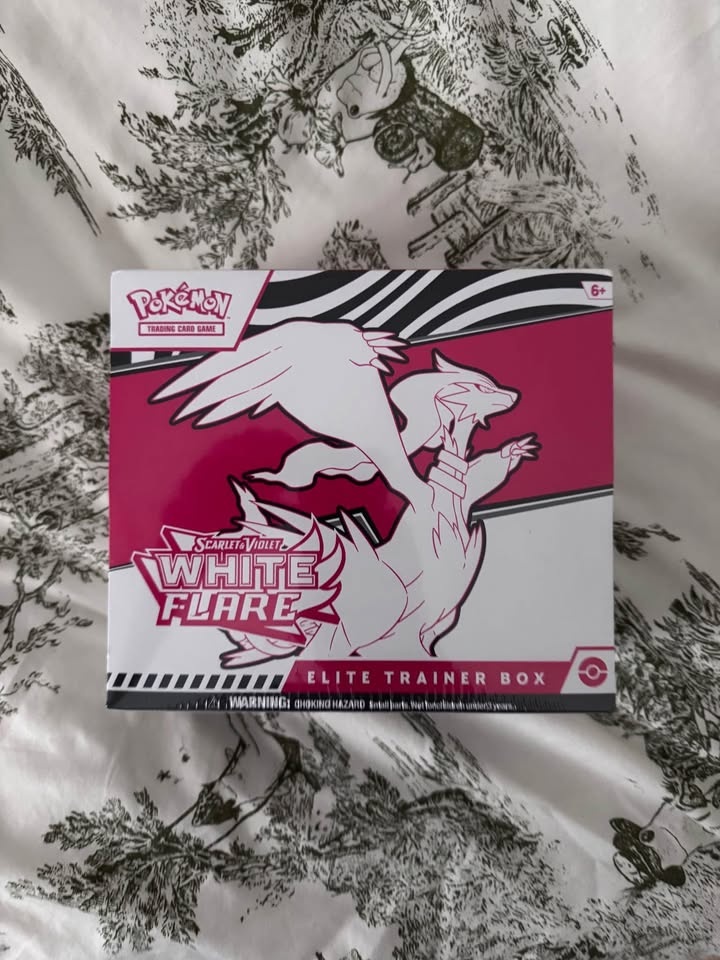 Pokemon White Bolt ETB - photo 4
