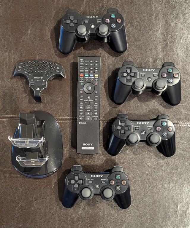 Sony PlayStation 3 Slim 160GB Console w/ 4 Controllers - photo 2