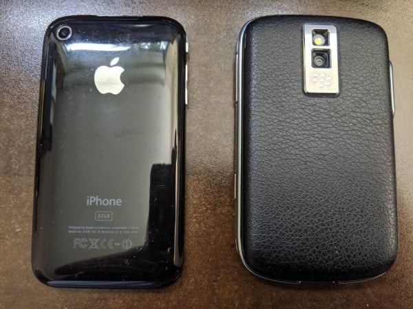 Classic Vintage Cell Phones: iPhone 3G, BB 9000 - photo 2