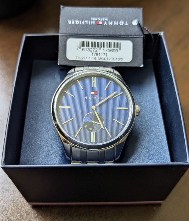 SALE: Silver Tommy Hilfiger Watch (Anlg Dsply, Qrtz Mvmnt) - photo 2