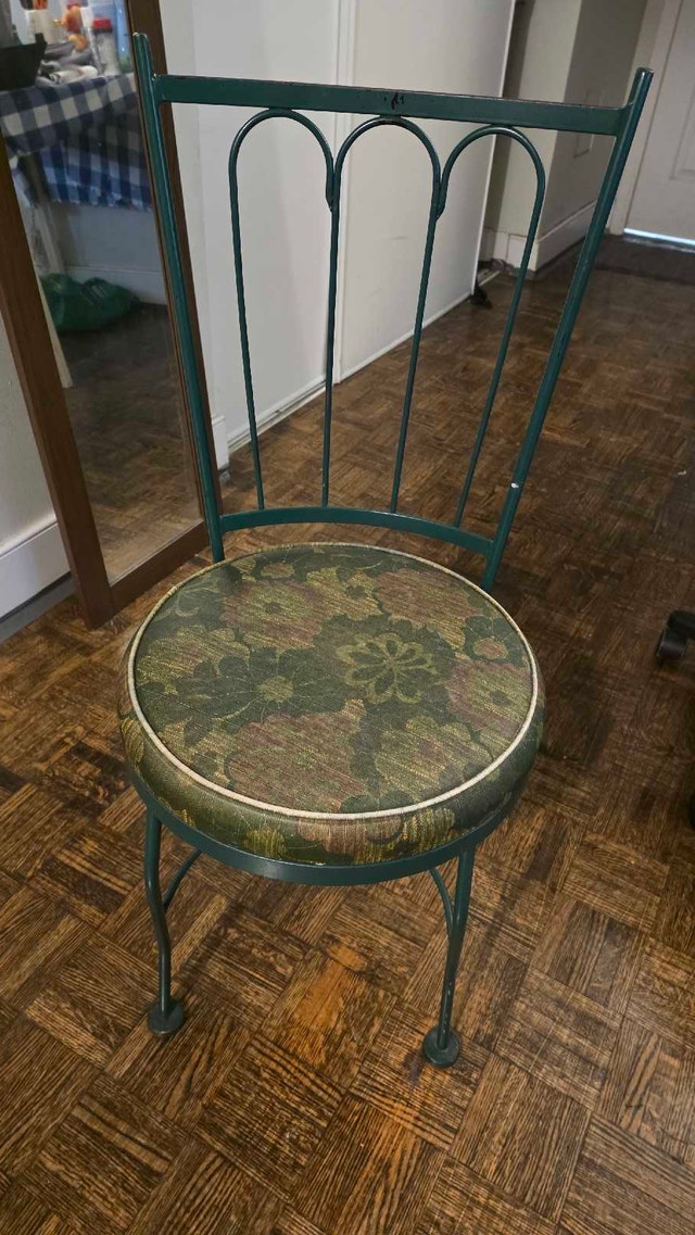 Vintage Bistro Table + 2 Chairs