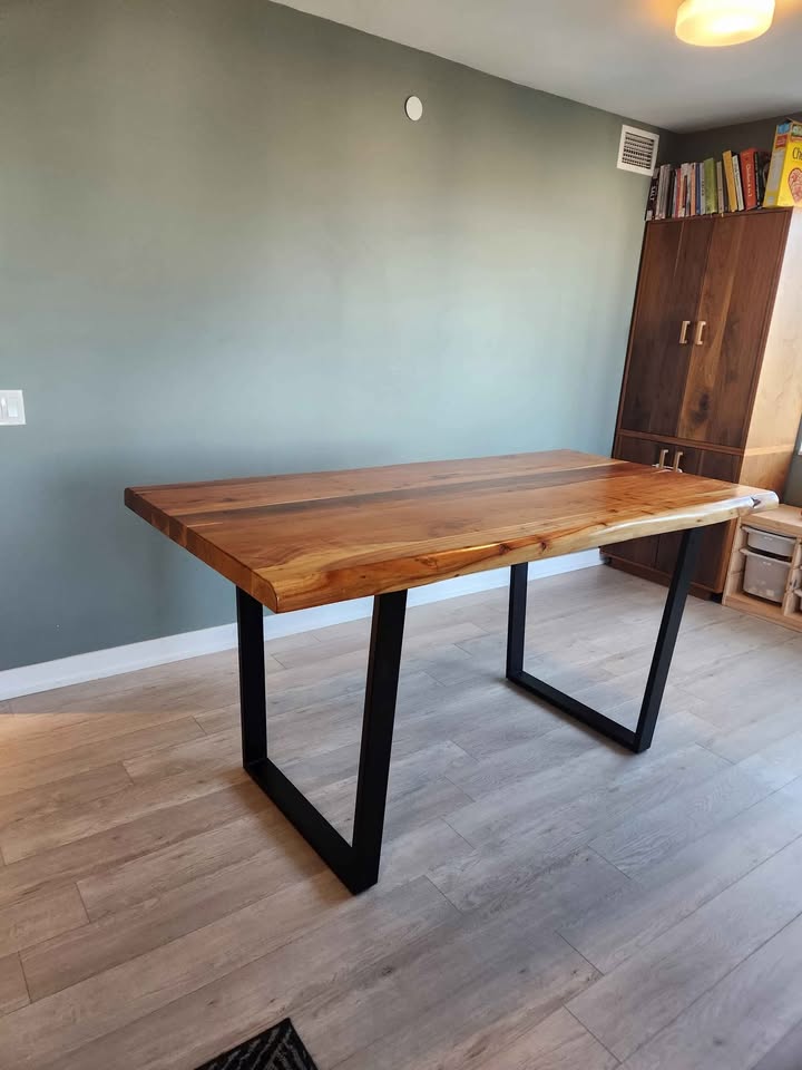 Solid Wood Table with metal legs - photo 2