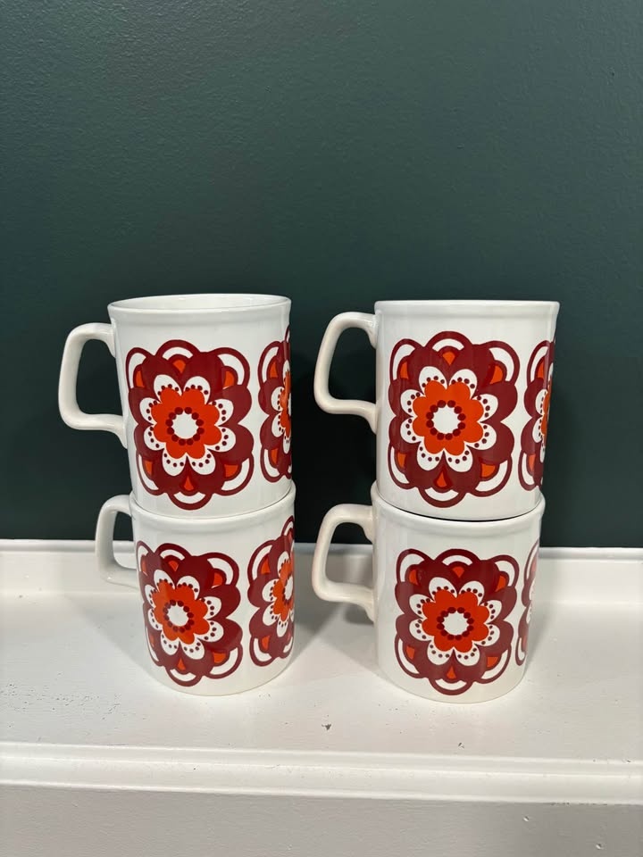 Vintage 1970’s Staffordshire Potteries Mug set of 4 - photo 2