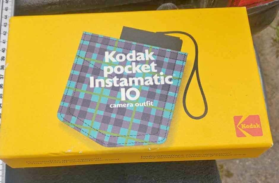 Vintage Kodak Pocket Instamatic 10 Camera Outfit