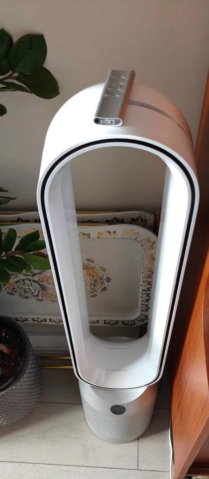 Dyson PC1 Air Purifier - photo 3