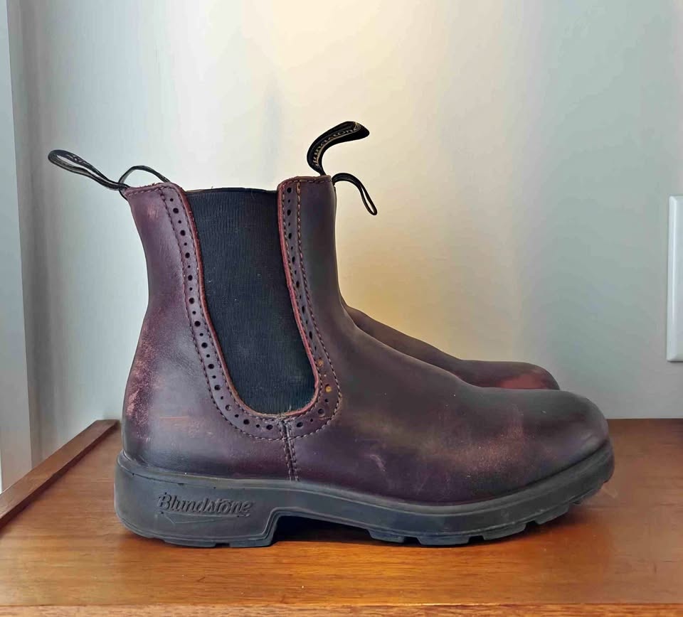 1352 Blundstones in Shiraz - Size 8