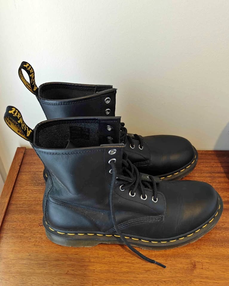 1460 Doc Martens - Ladies 9 W