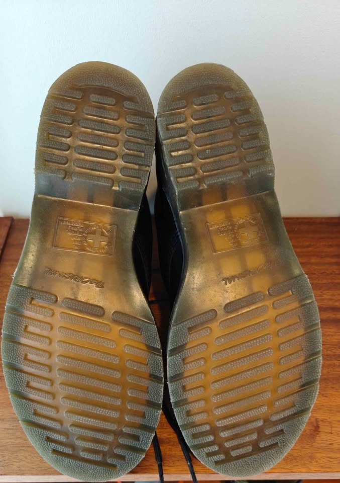 1460 Doc Martens - Ladies 9 W - photo 5