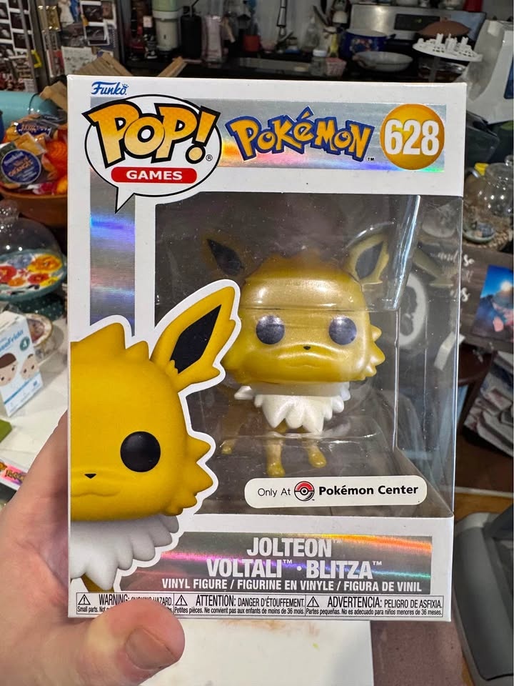 Pokemon Center Exclusive Jolteon & Flareon Funko Pops #628 & #62