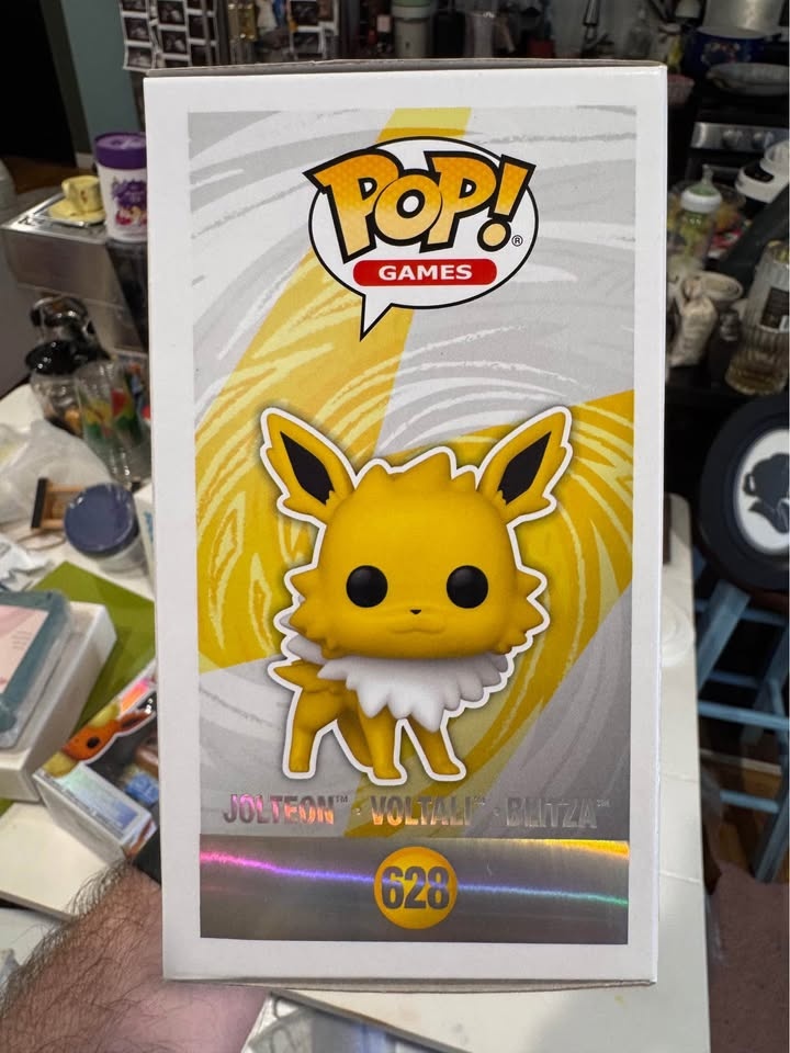 Pokemon Center Exclusive Jolteon & Flareon Funko Pops #628 & #62 - photo 3