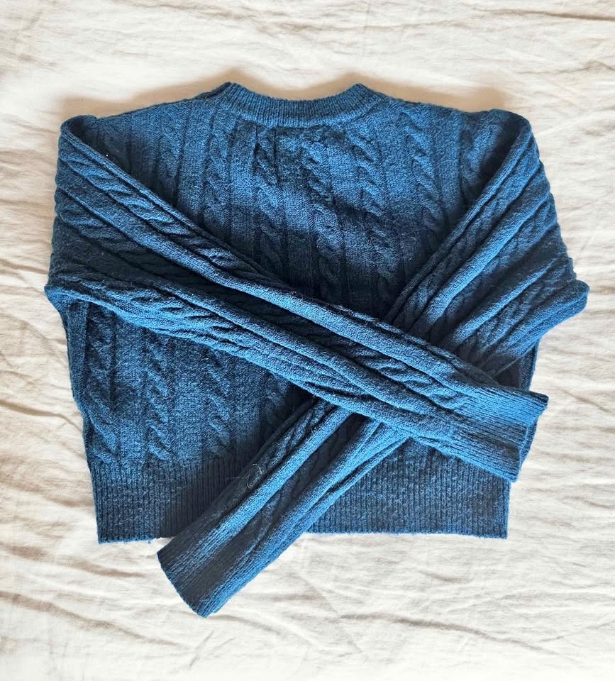 Women's / girls blue sweater