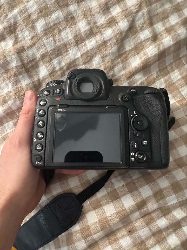 Nikon D500 DSLR Camera w/ 18-55mm Lens & Battery Grip - photo 4
