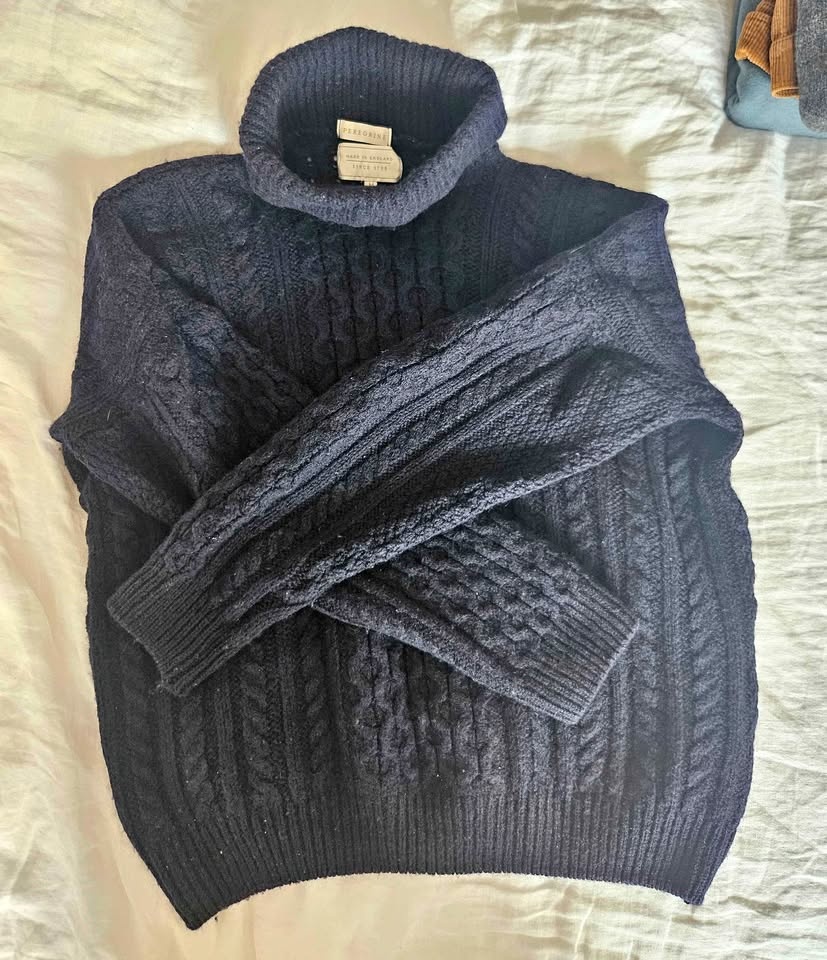 Peregrine Men’s Navy Wool Cable Knit Turtleneck Sweater Medium