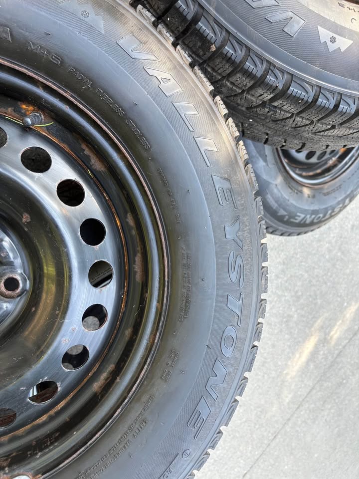 225/70R16 Winters on 114.3 Rims - photo 4