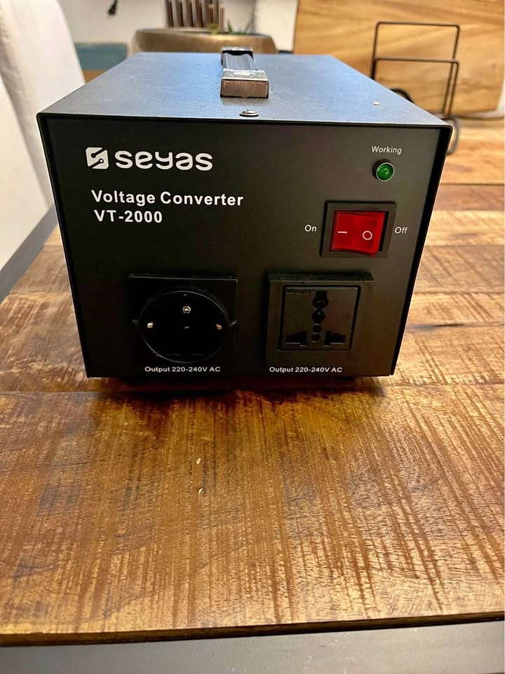 Seyas Voltage Converter VT-2000