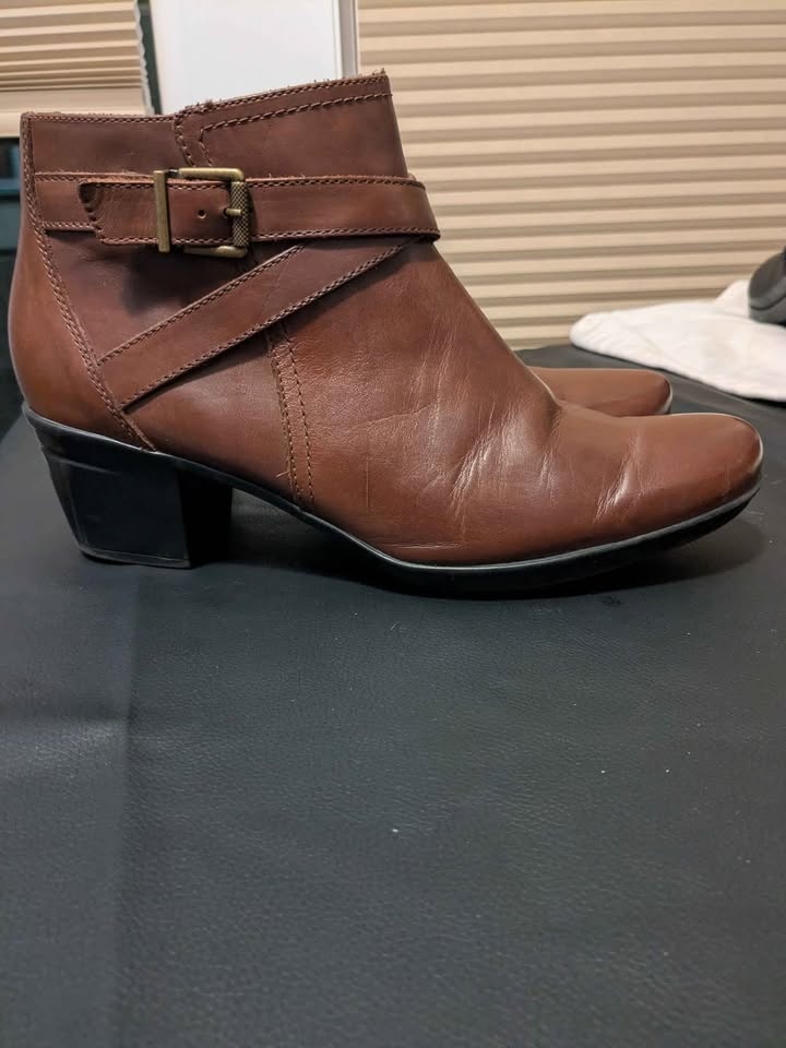 Women's Brown Clarks Booties, Size 11 - photo 2