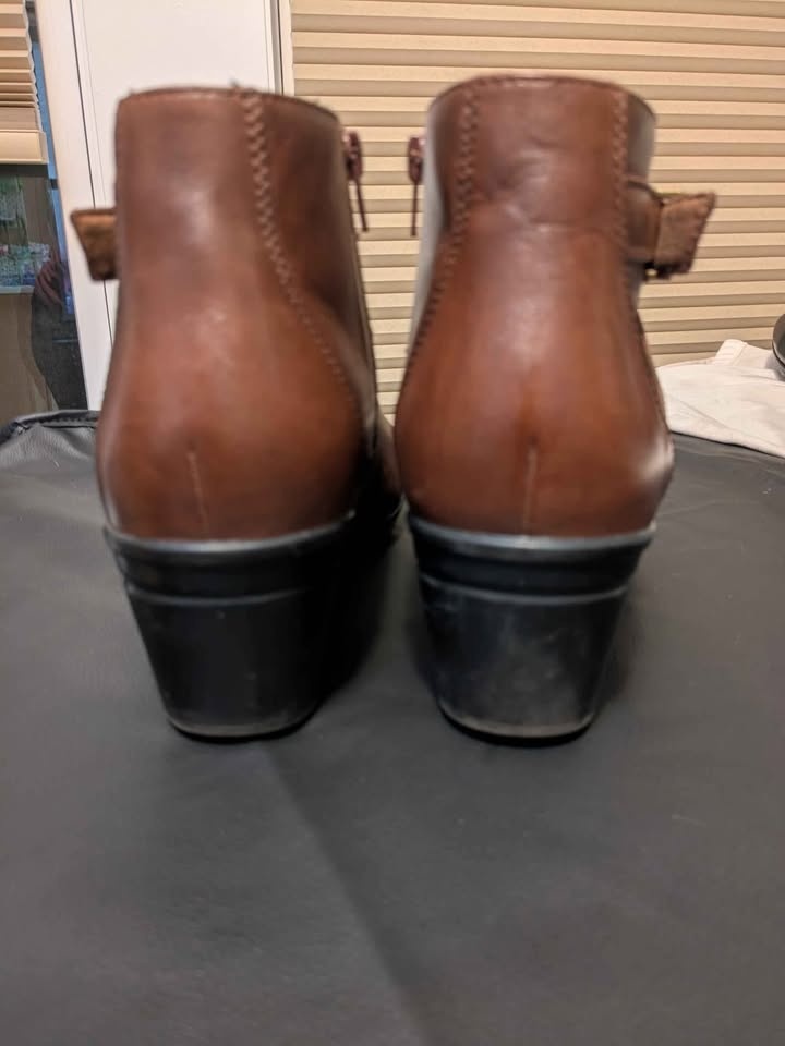 Women's Brown Clarks Booties, Size 11 - photo 3