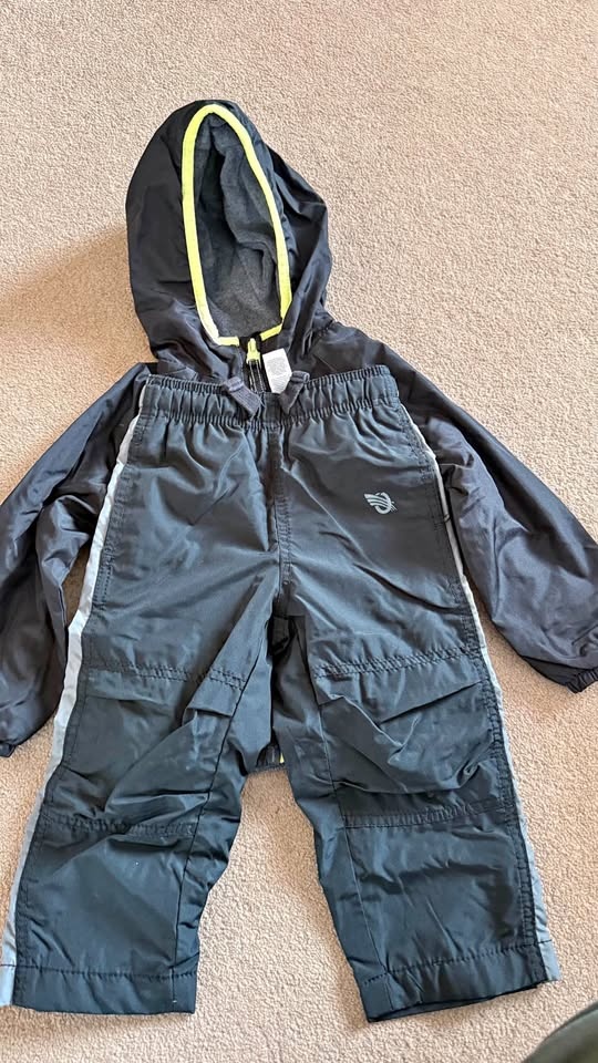 OshKosh B'gosh 2T Rain Set Jacket Pants