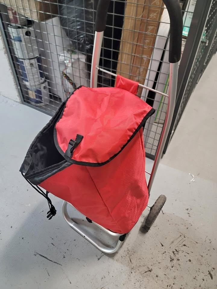 Shopping cart for sale - Like new