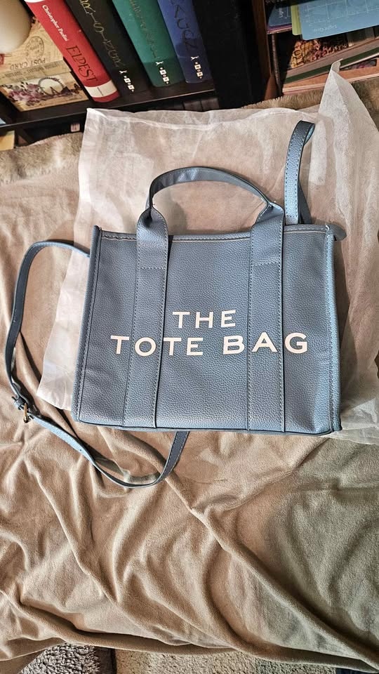The Tote Bag- Medium blue