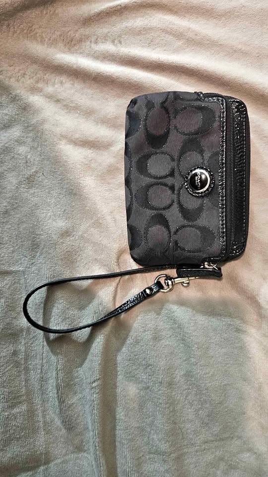 Coach Signature C Logo Wristlet