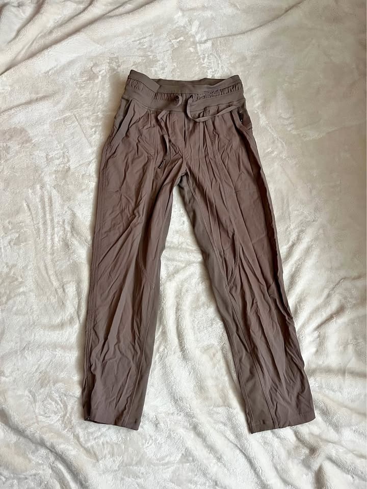 Lululemon Midrise Dance Pants (2)