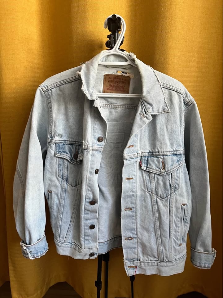 Vintage Levi’s Denim Jacket (Men’s S) - photo 2