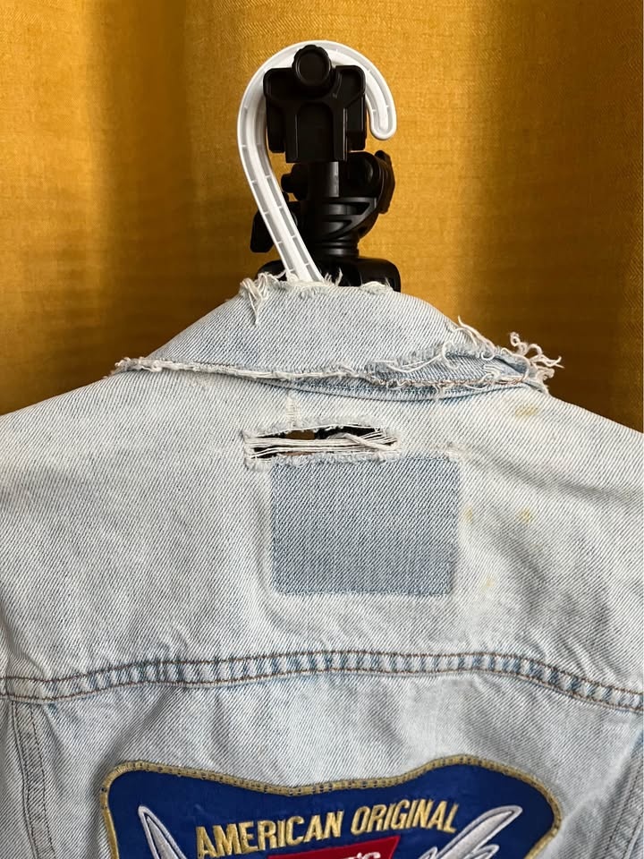 Vintage Levi’s Denim Jacket (Men’s S) - photo 3