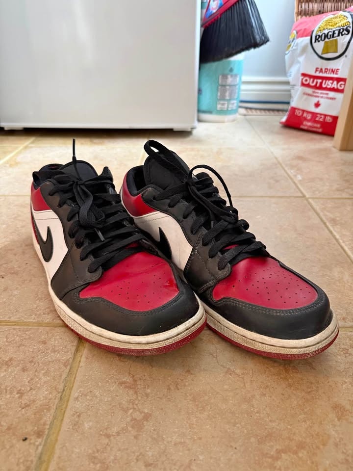 Air Jordan’s Men’s size 11
