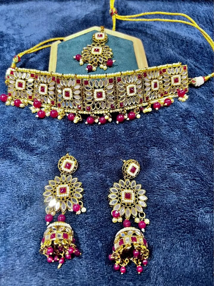 Indian/Pakistani jewelry set. Pickup and shipping available. 🇨🇦 thumbnail