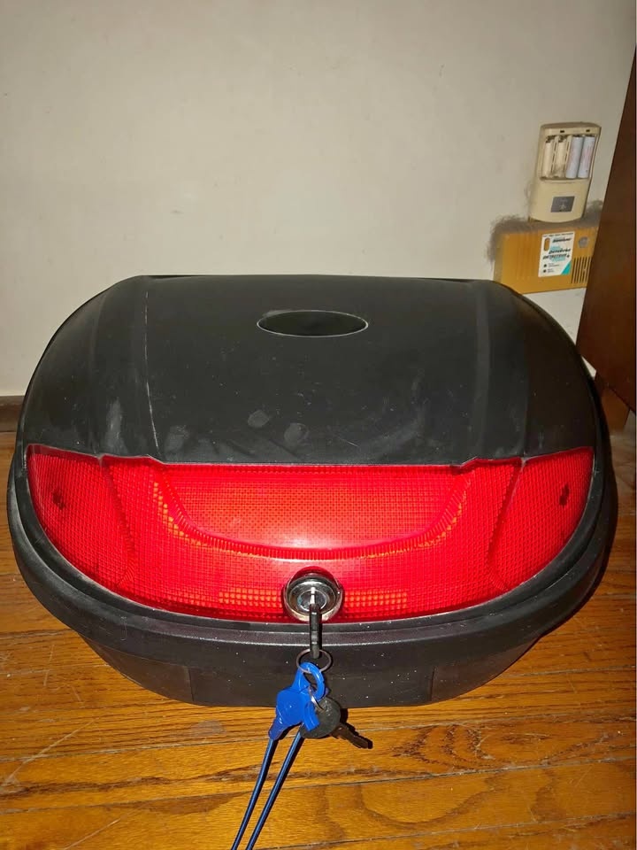 52 L Motorcycle Trunk