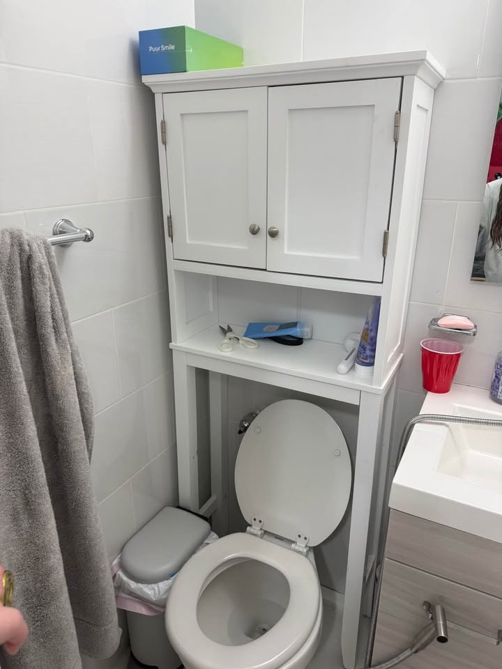 Dresser and Bathroom Cabinet - photo 2